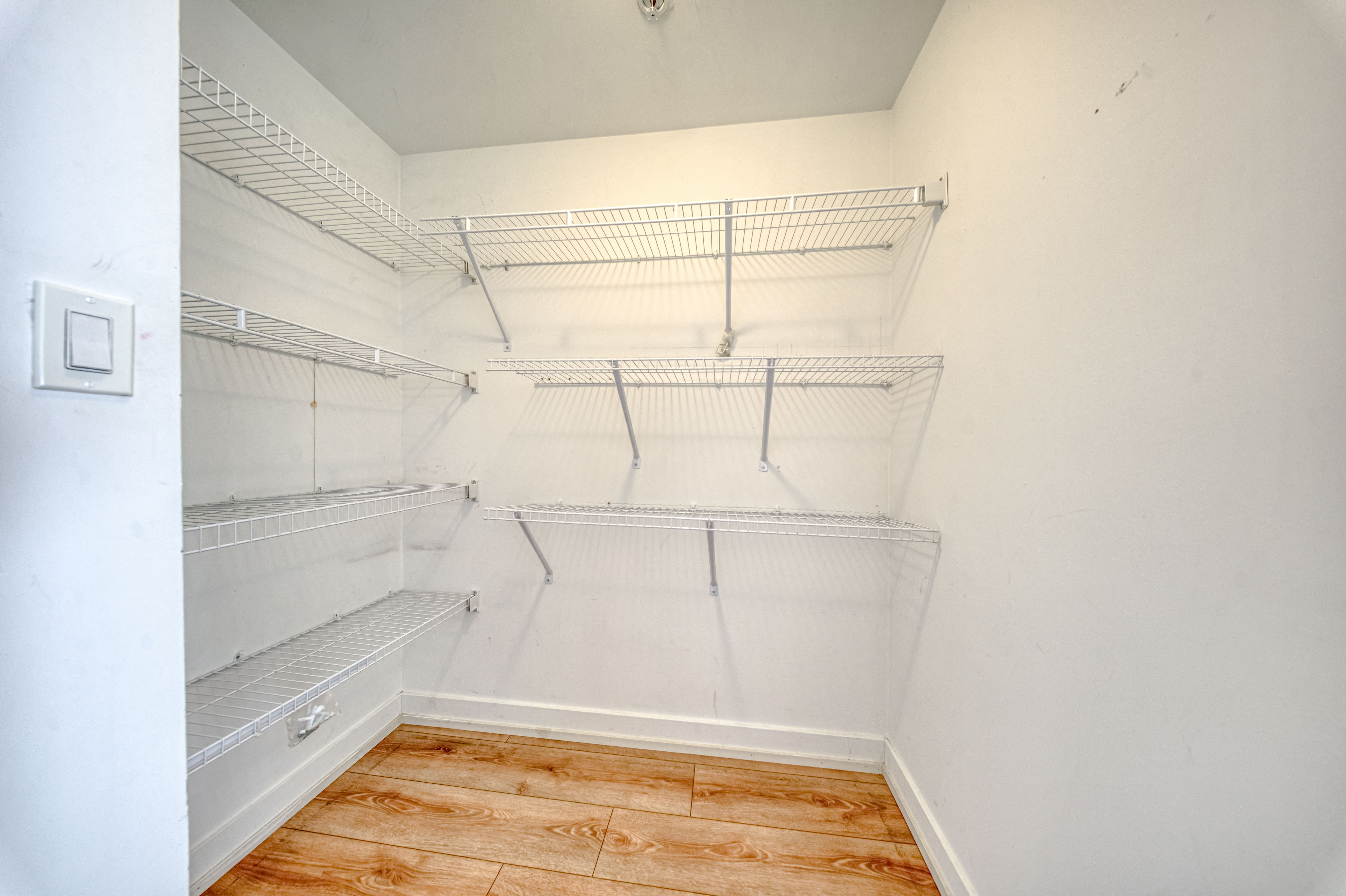 Walk-in Closet